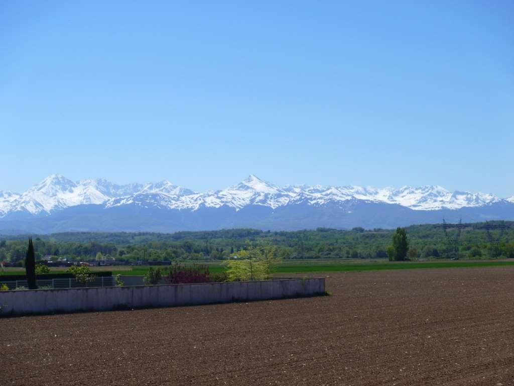 Kyriad Tarbes Odos Bagian luar foto