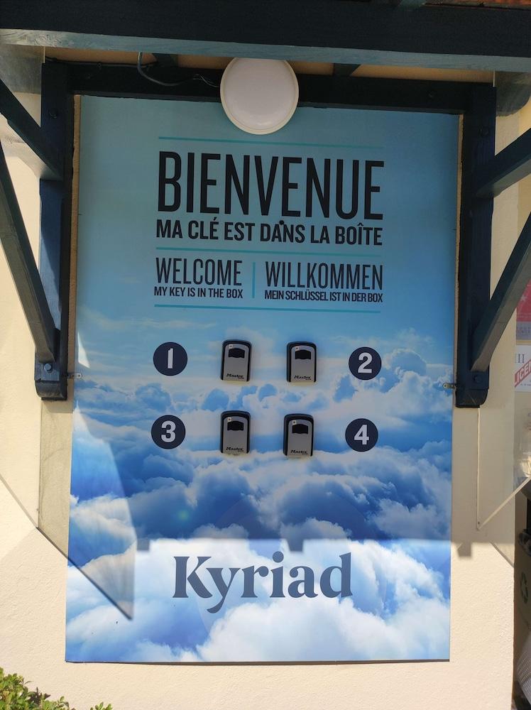 Kyriad Tarbes Odos Bagian luar foto