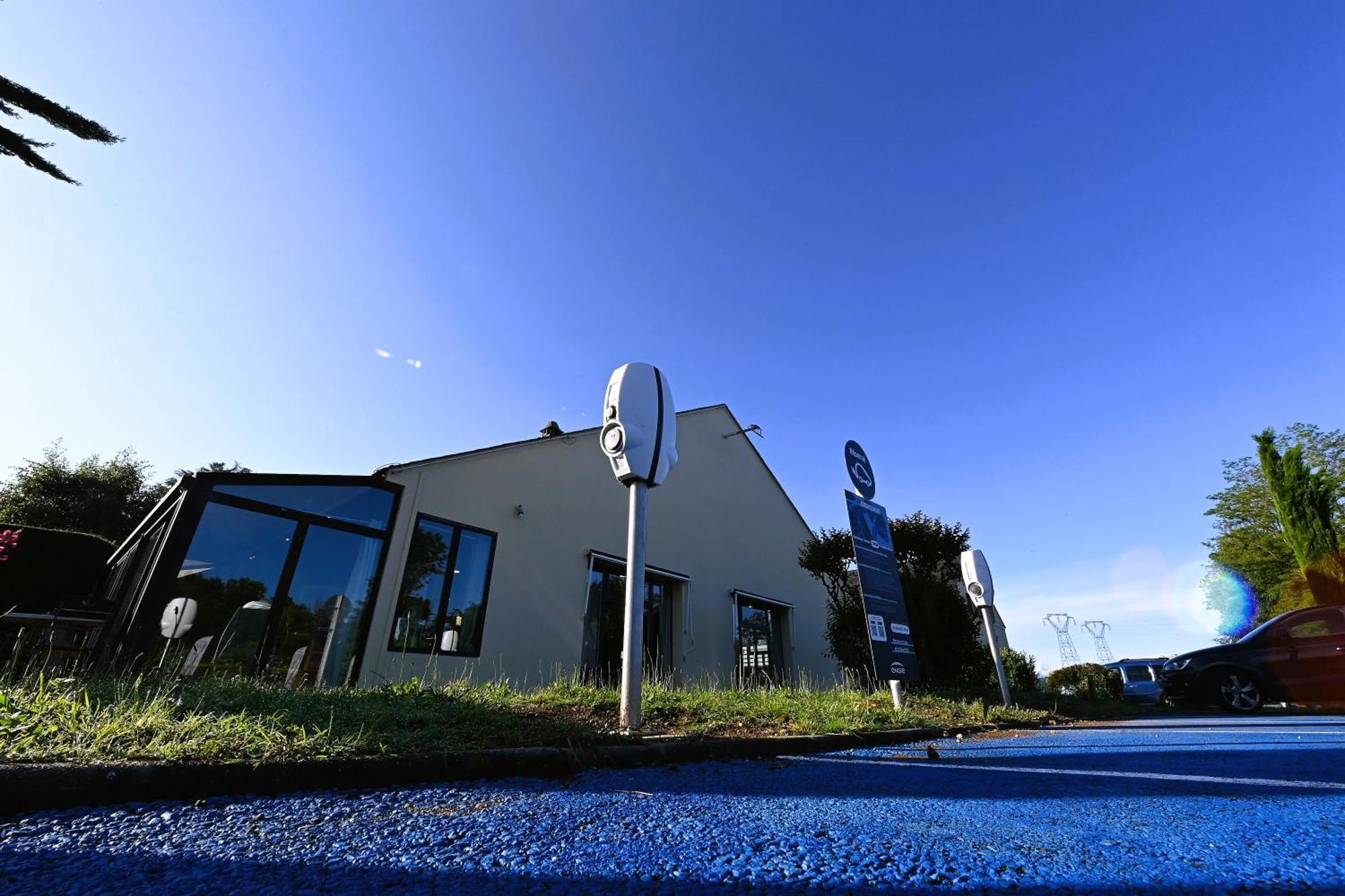 Kyriad Tarbes Odos Bagian luar foto